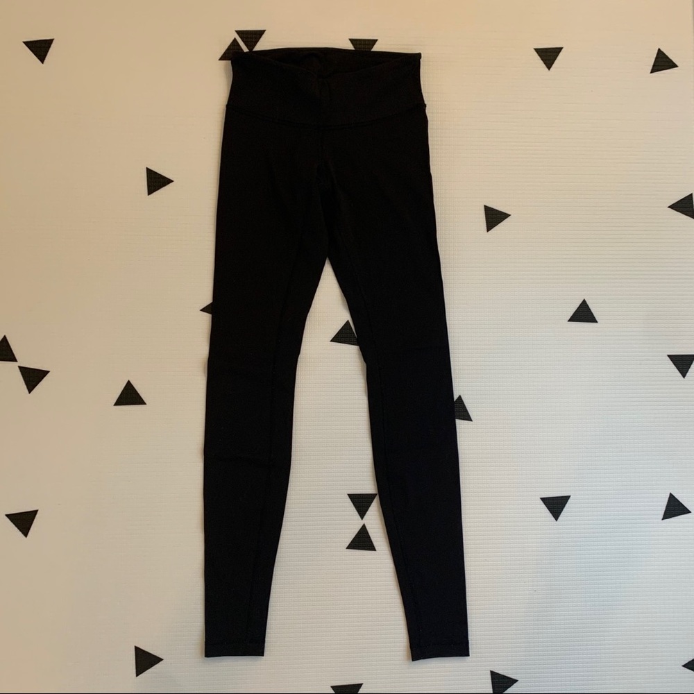 Lululemon 4 regular rise Wunder under black